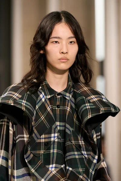 Look 49
